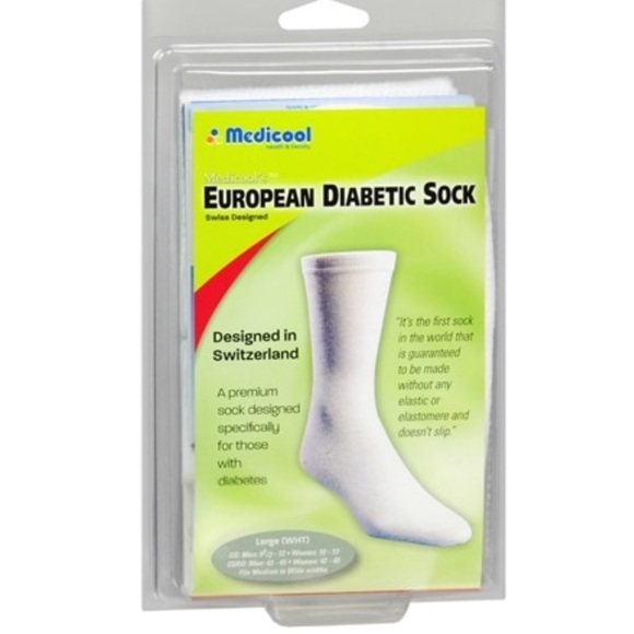 Bundle (5 pairs) European Diabetic Sock (3 white 2 black) - Picture 2 of 9